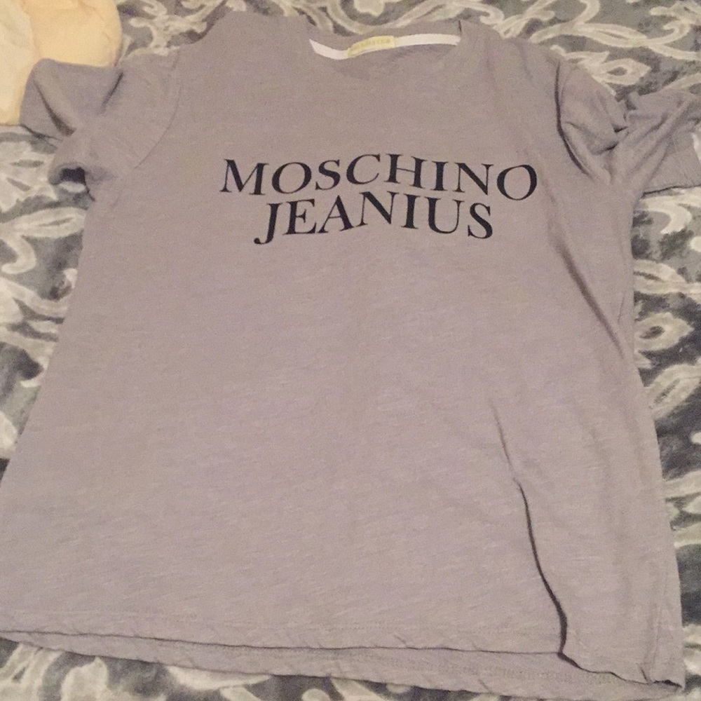 Grey t shirt
